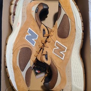 New Balance 2002R Gore-Tex Sneakers Waterproof Brown M2002RXG Mens Size 12 NEW